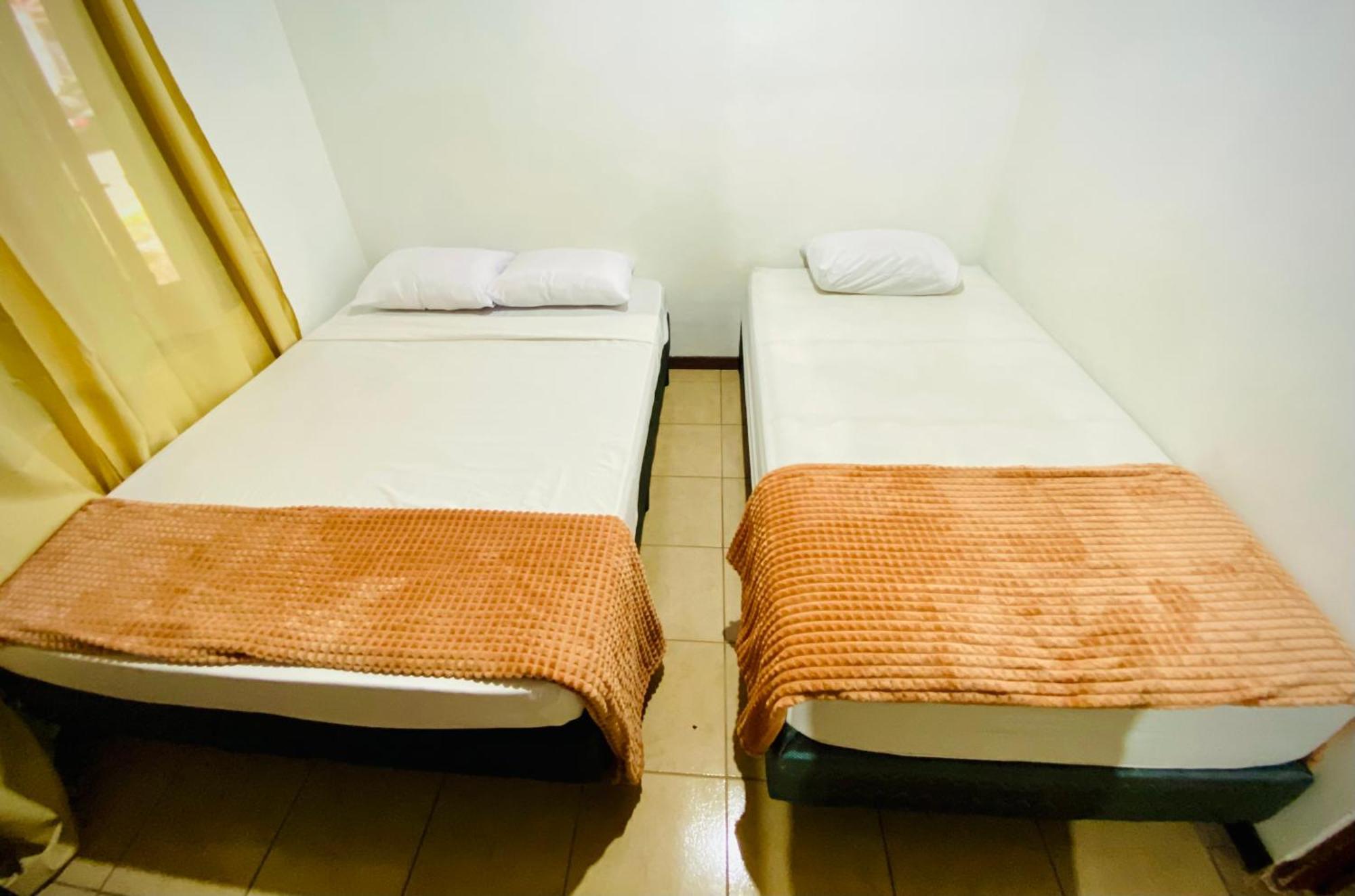 Nomads Family Rooms, Fortuna Town La Fortuna Extérieur photo
